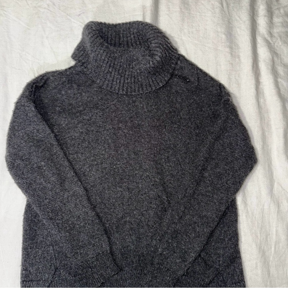 Forever 21 Charcoal Knit Sweater